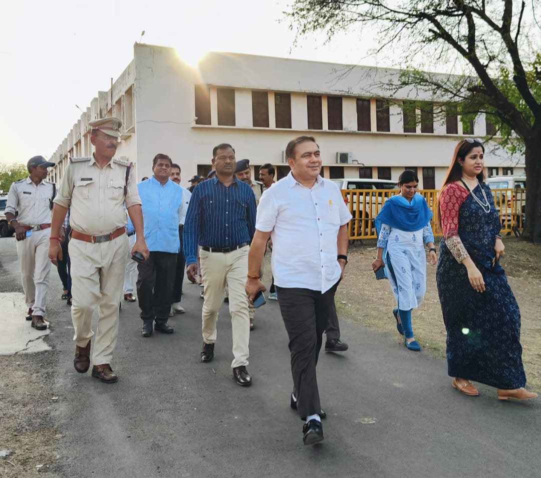 Collector and Superintendent of Police inspected Polytechnic College Jhabua for counting of votes for Lok Sabha elections.