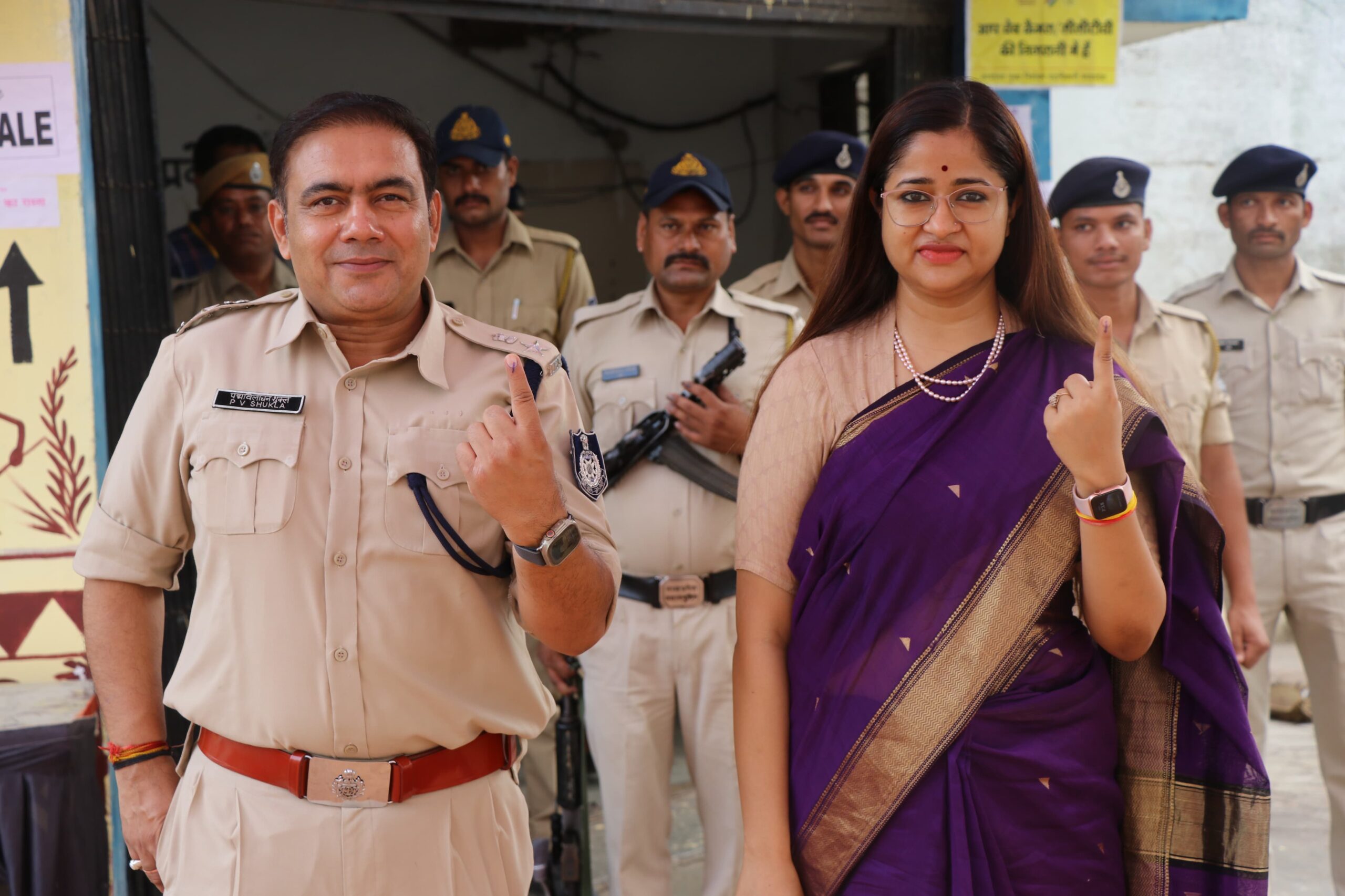 District Collector and SP reached the polling center Town Hall and cast their vote.