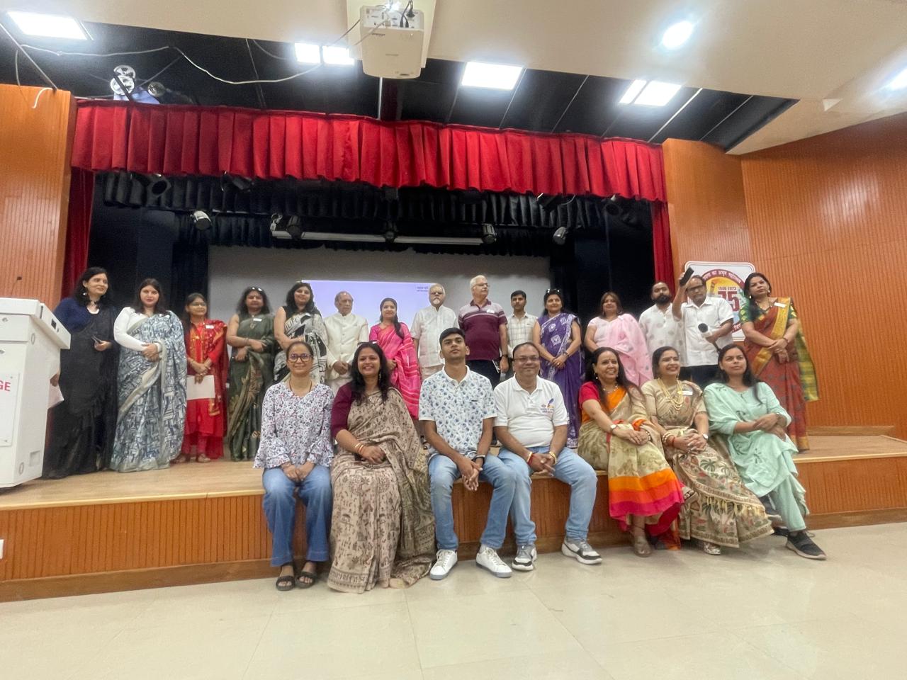 A dignified program was held on 29th June under the joint aegis of the international literary organization Sahitya Arpan, Dubai and Hansraj College, Delhi.