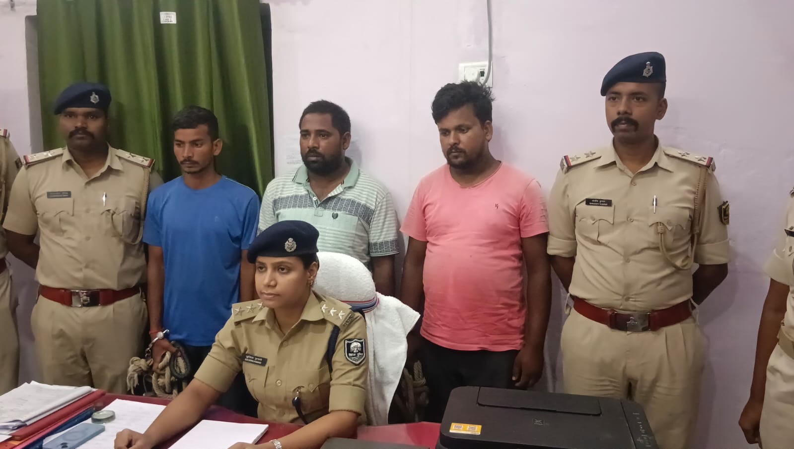 Report by Atmanand Singh from Lakhisarai district, three people were arrested in the cyber fraud case.