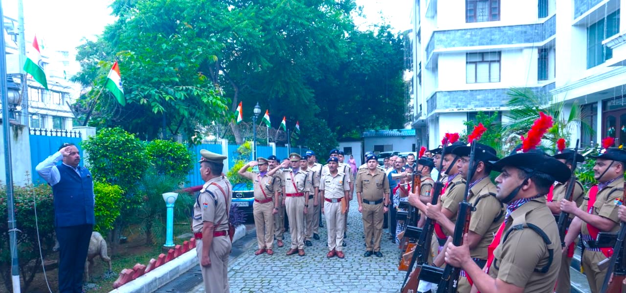 78th Independence Day was celebrated with great pomp at Uttarakhand Sadan in New Delhi.