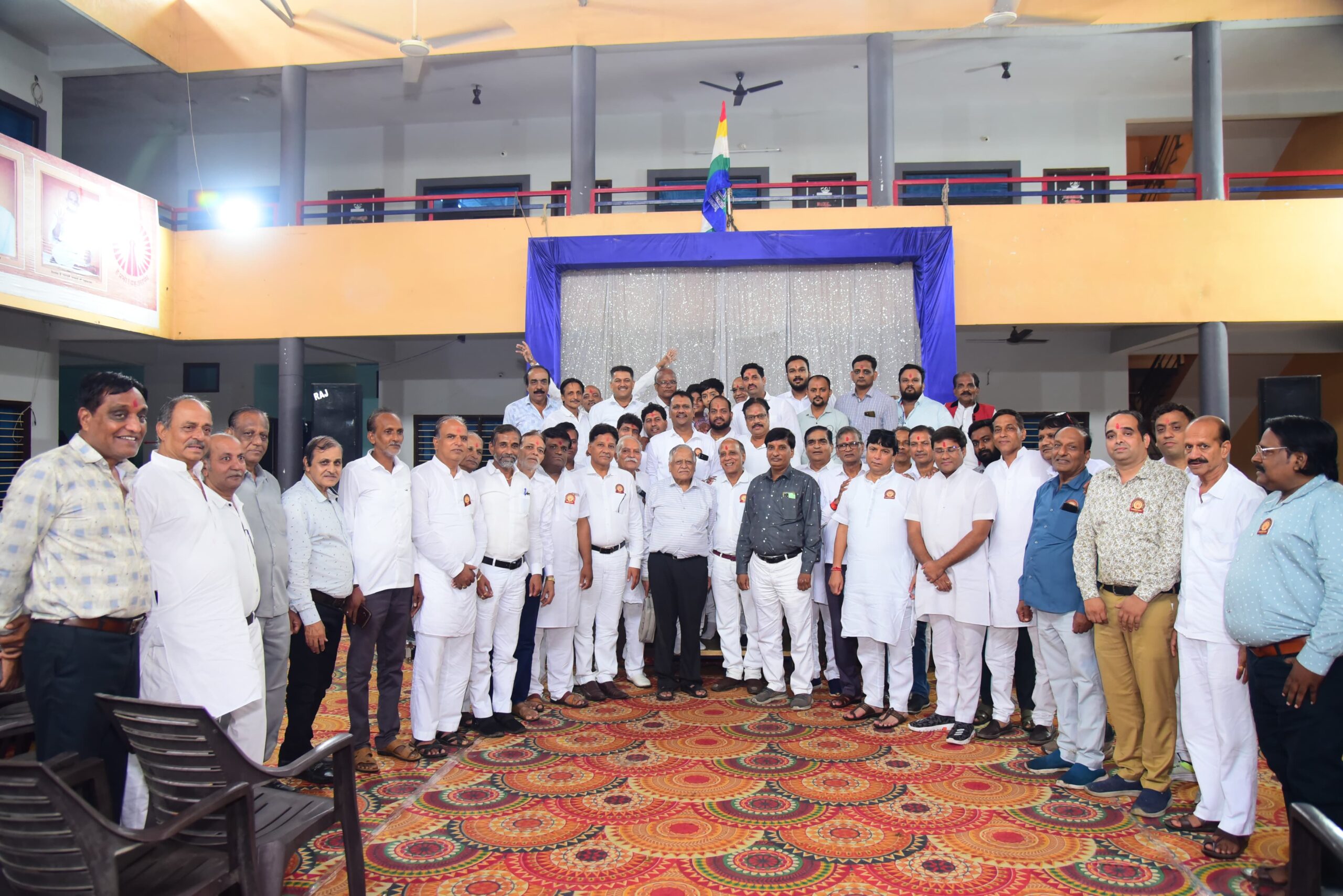 Shri Jain Shwetambar Terapanth Samaj Kalyan Samiti Madhya Pradesh (Malwa Sabha)’s oath-taking and Mumukshu Abhinandan ceremony was held in Petlawad.