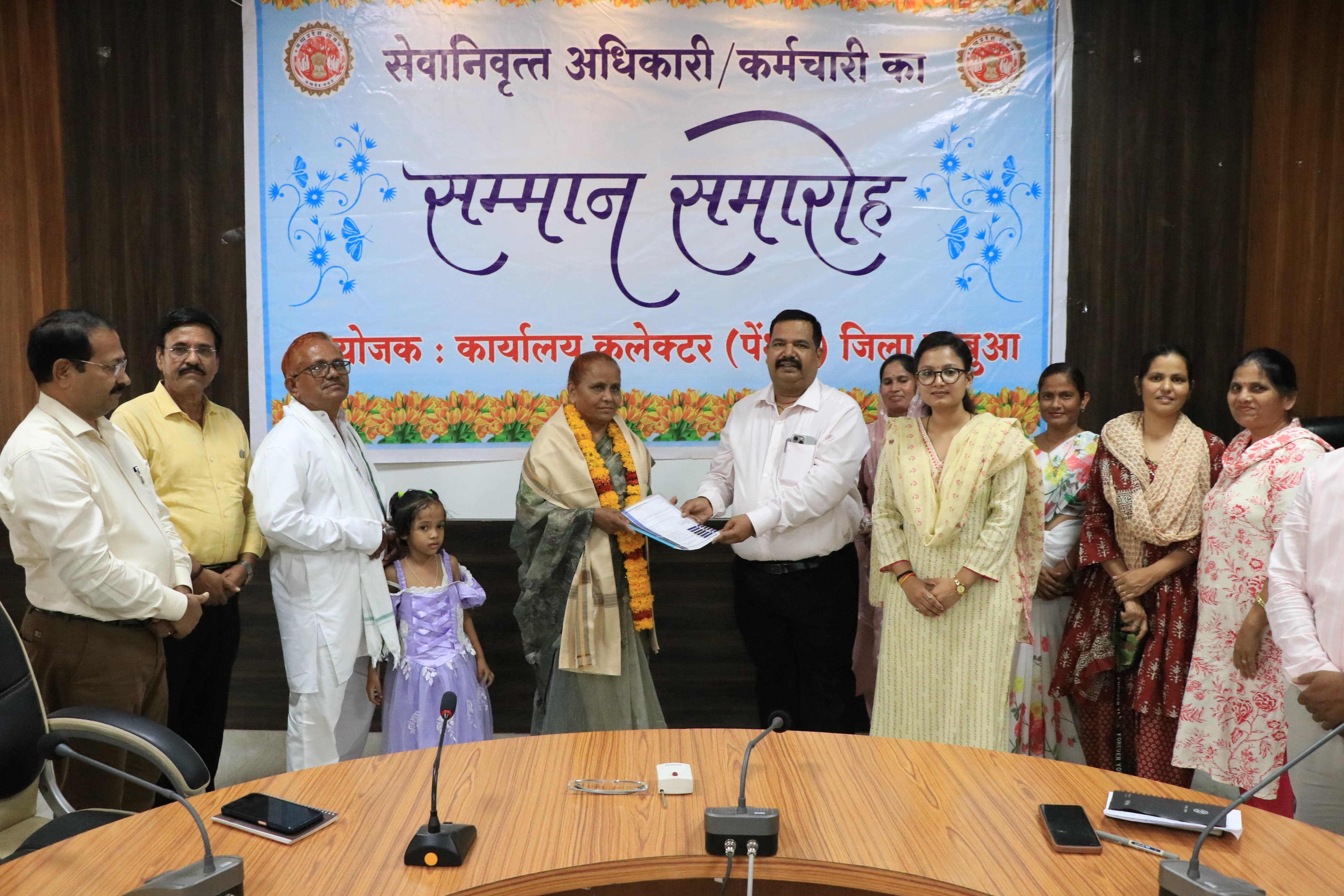 Organizing a farewell ceremony to honour retired employees - photo 2