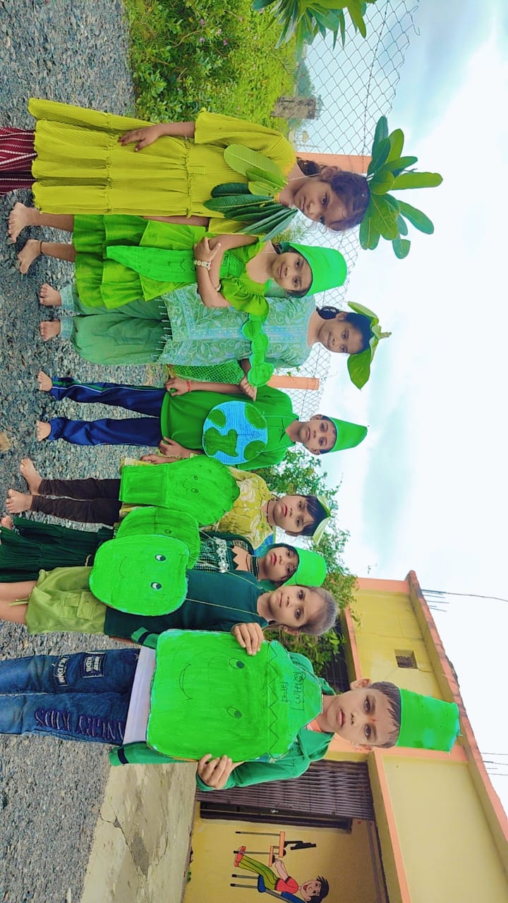 Tree plantation on Hariyali Amavasya at Saraswati Shishu Mandir in Meghnagar - photo 3