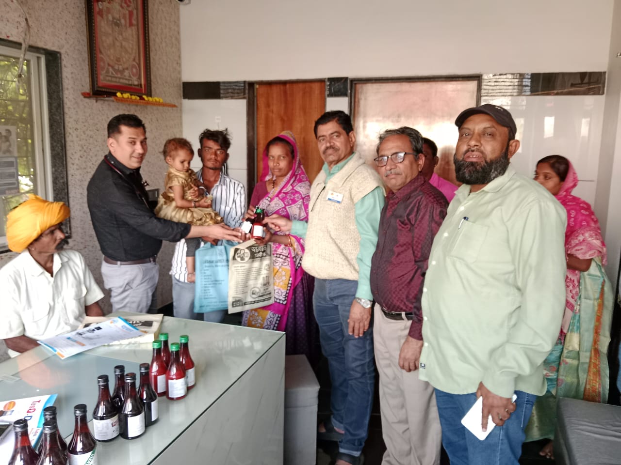 Rotary Club Apna distributed multivitamin medicines to pregnant women - photo 2