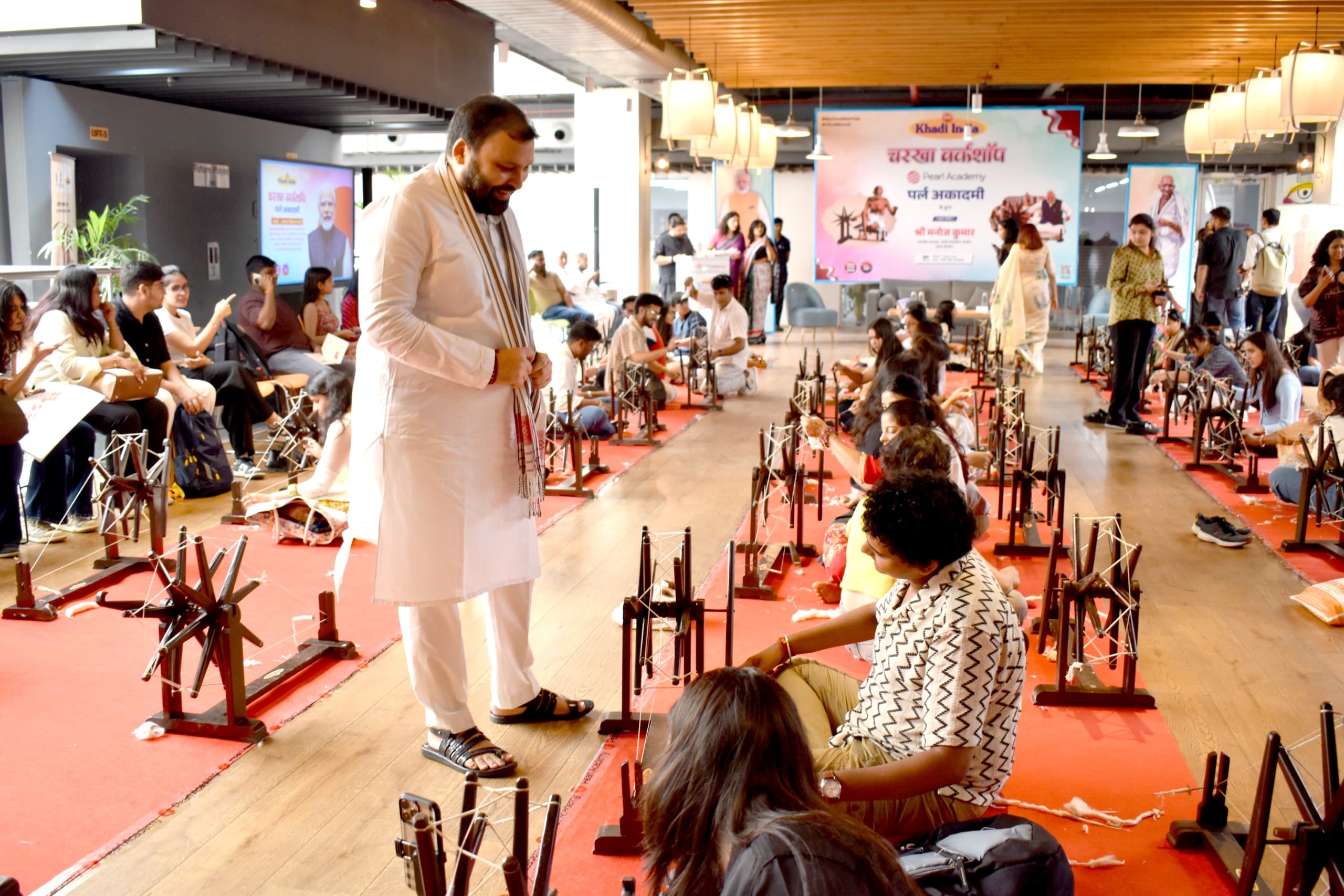 Confluence of Khadi and Fashion on 'National Handloom Day' in Delhi. - photo 6