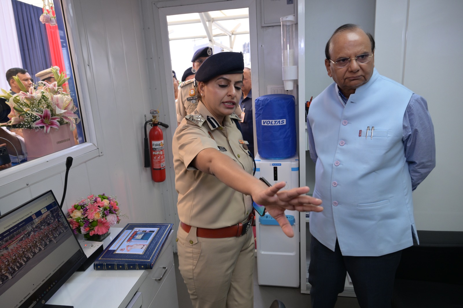 HON’BLE LG DELHI SHRI VINAI KUMAR SAXENA INAUGURATES SMART POLICE BOOTH AT IGI AIRPORT. - photo 7