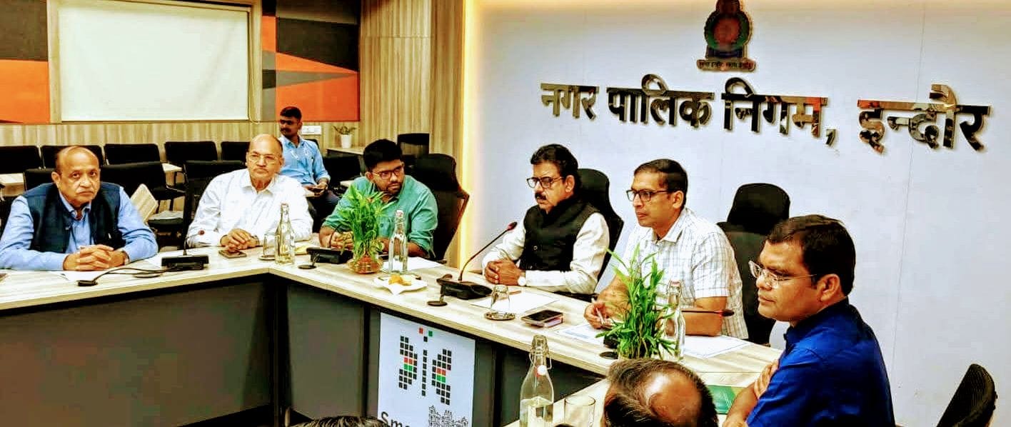 MP Shri Shankar Lalwani discussed with officials to double Indore's GDP by 2030 - photo 1