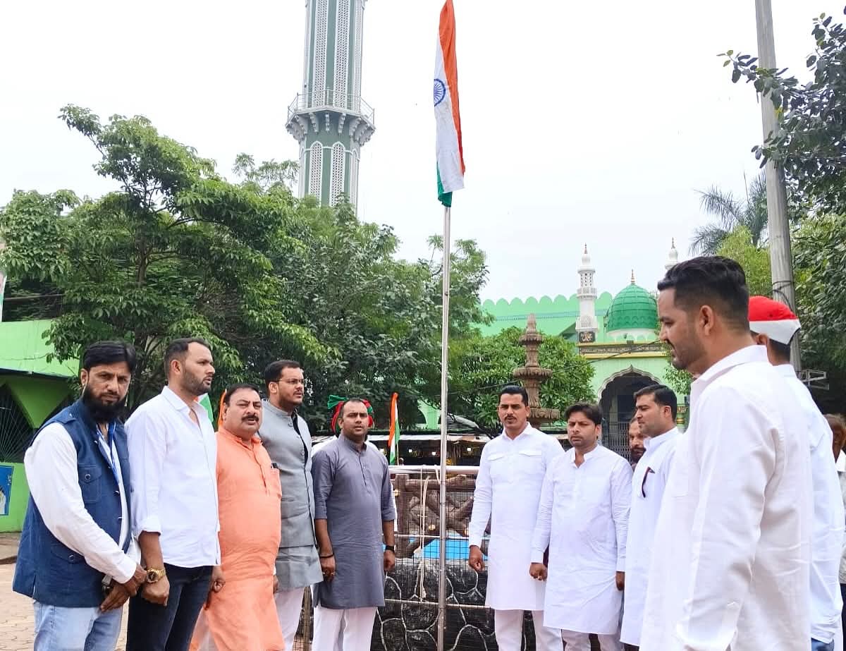 National flag tricolor hoisted at Hazrat Naharshah Wali Dargah Ground - photo 2