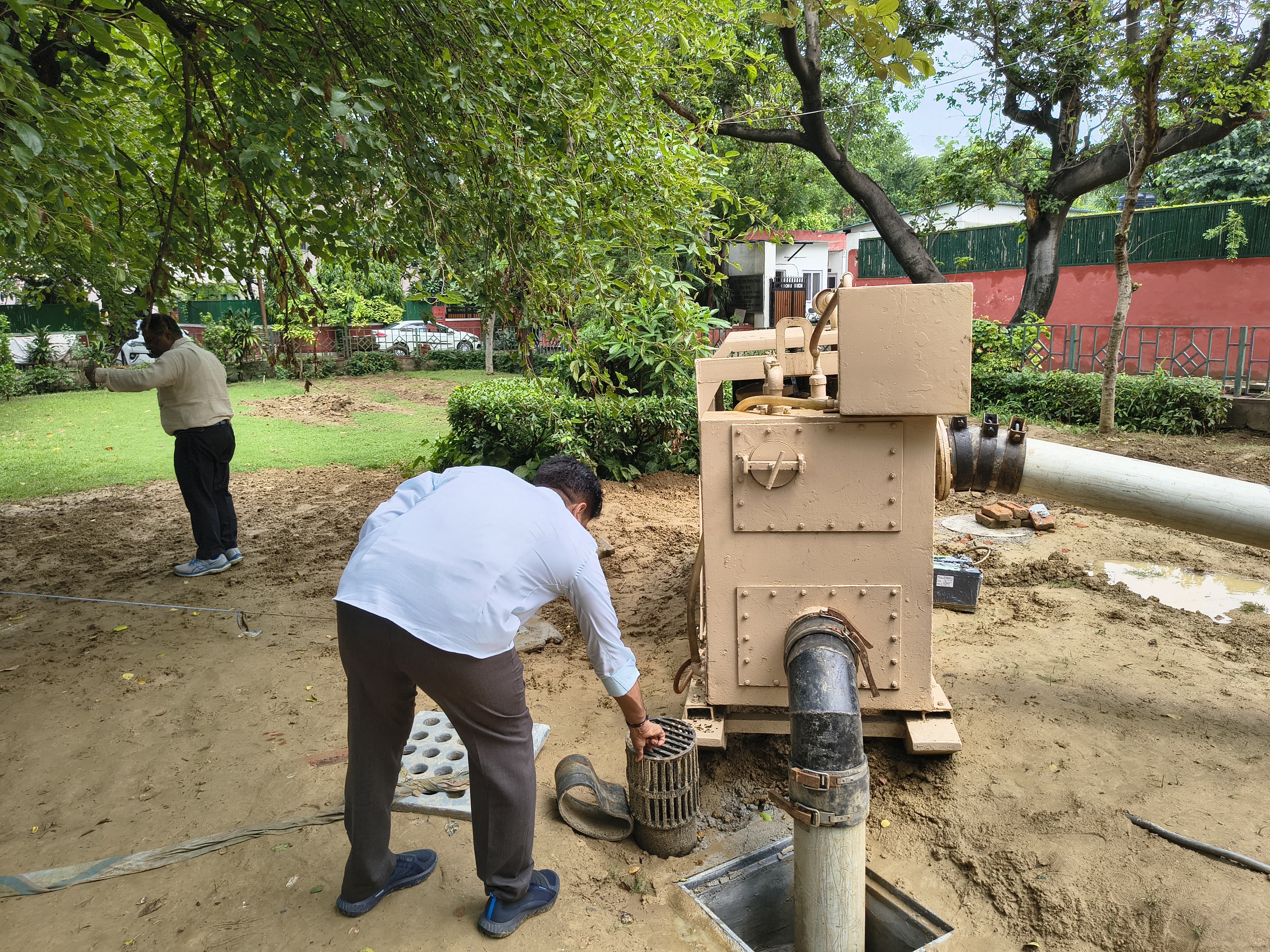 Kuljeet Singh Chahal Conducts Ground Inspection Amidst Overnight Rainfall to Monitor NDMC’s Preparedness - photo 3