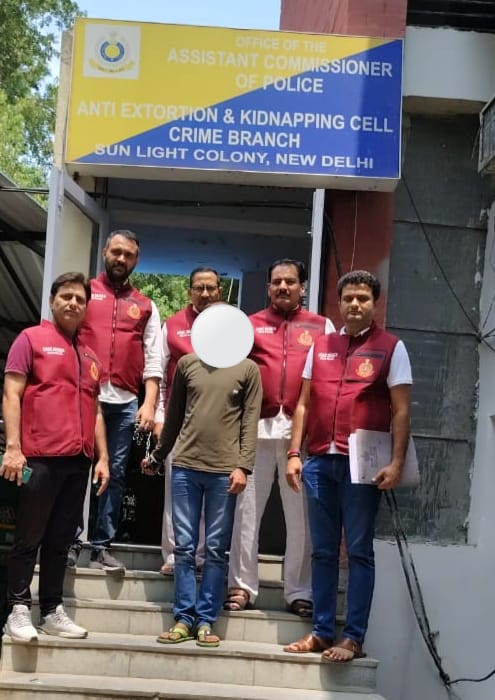 A NOTORIOUS CRIMINAL ASCONDING AFTER COMMITING THE MURDER OF A 26 YEARS YOUTH IN BURARI ARRESTED BY CRIME BRANCH - photo 1