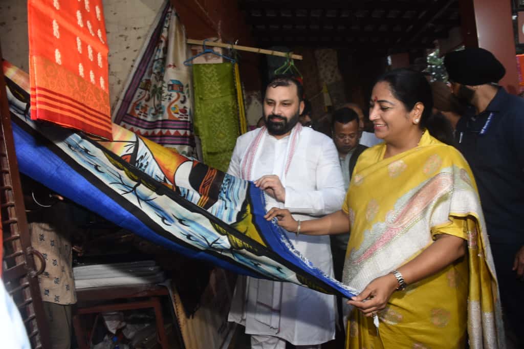 Inauguration of special Khadi exhibition at INA Delhi Haat as part of the 'Khadi Mahotsav'. - photo 6
