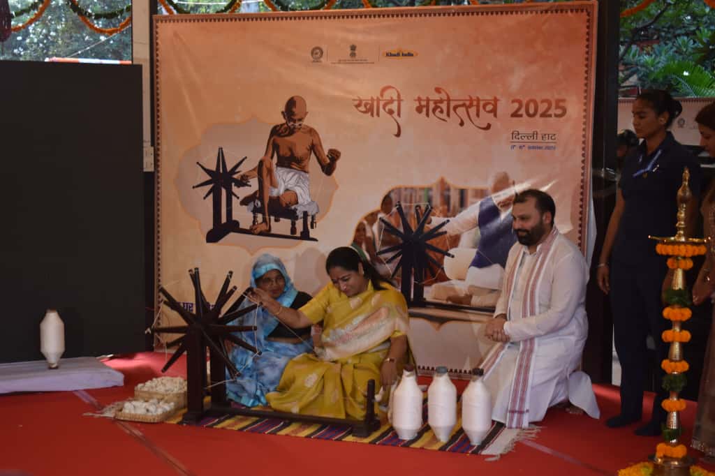 Inauguration of special Khadi exhibition at INA Delhi Haat as part of the 'Khadi Mahotsav'. - photo 1