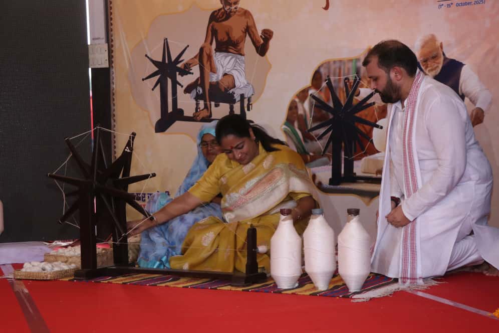 Inauguration of special Khadi exhibition at INA Delhi Haat as part of the 'Khadi Mahotsav'. - photo 3
