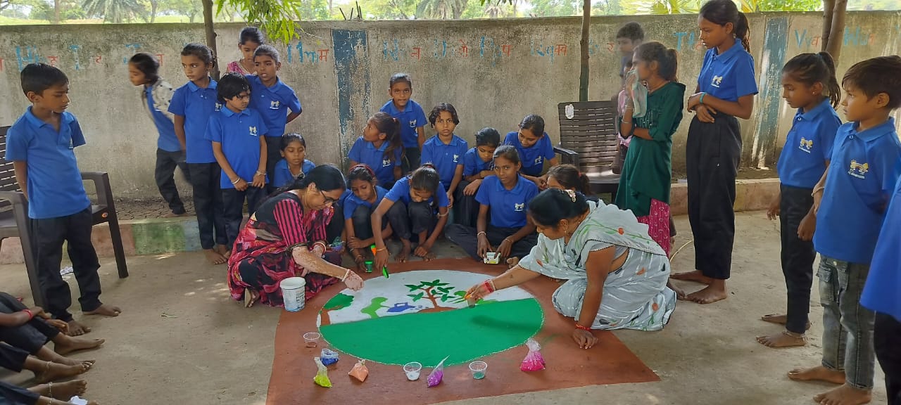 Women gave an effective message of environmental protection through colors - photo 5