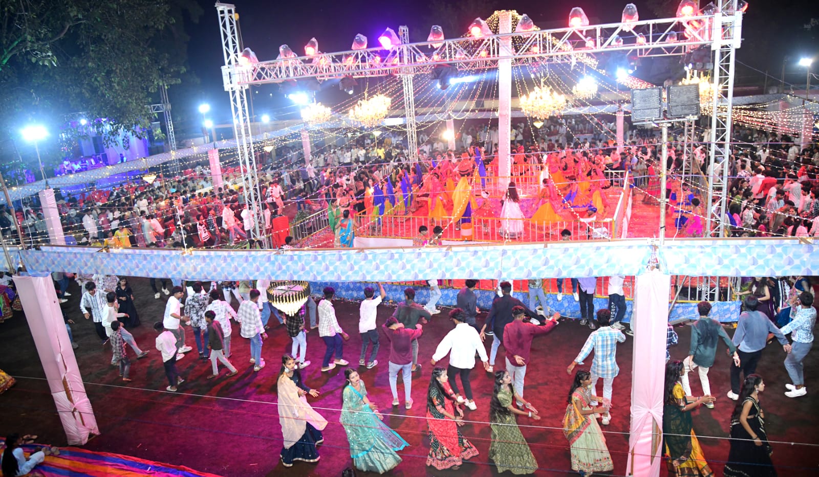The Navratri festival, which has been running for 16 consecutive years, has set new records of success and brought religious events abroad. - photo 1