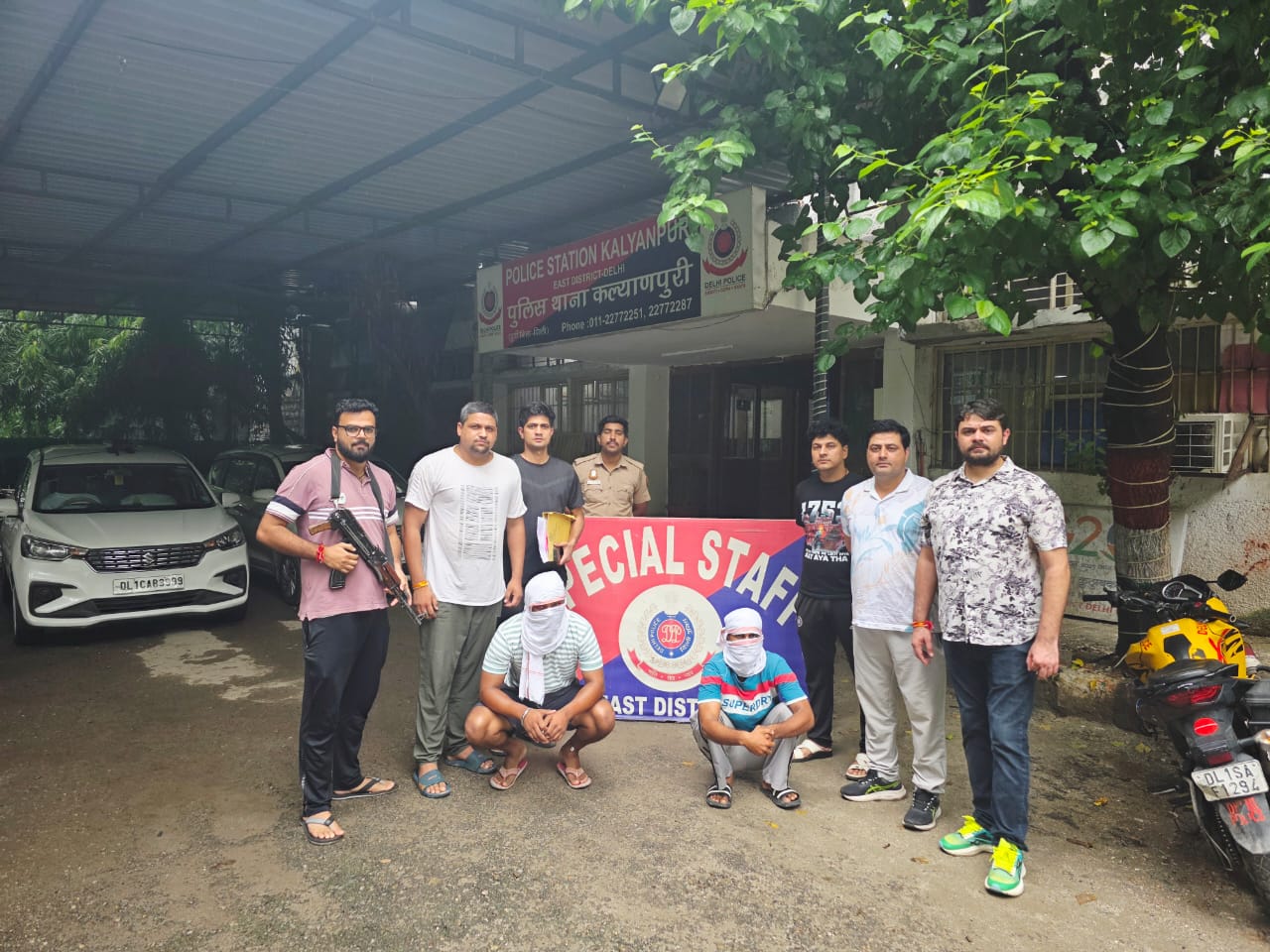 THREE ACCUSED PERSONS FOR EXTORTION FROM JEWELLER HAVE BEEN ARRESTED BY THE TEAM OF SPECIAL STAFF AND THE STAFF OF PS KALYANPURI EAST DISTRICT - photo 1