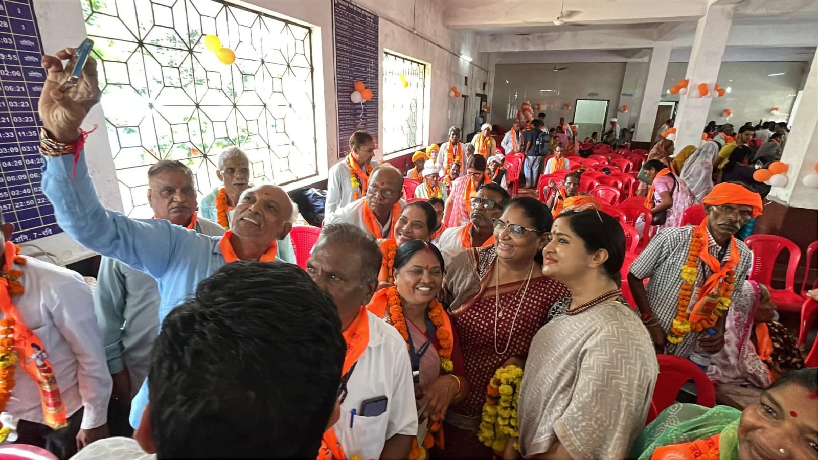 A group of 400 pilgrims left for Tirupati Balaji from Meghnagar Railway Station - photo 3