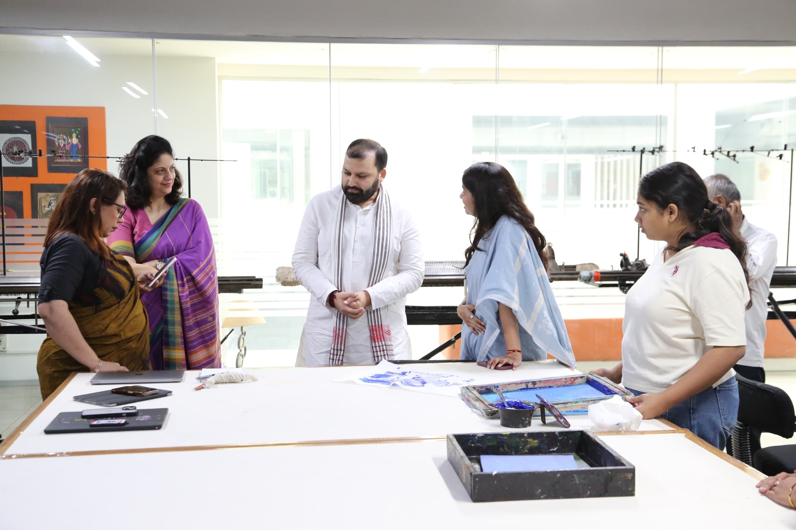 Confluence of Khadi and Fashion on 'National Handloom Day' in Delhi. - photo 3