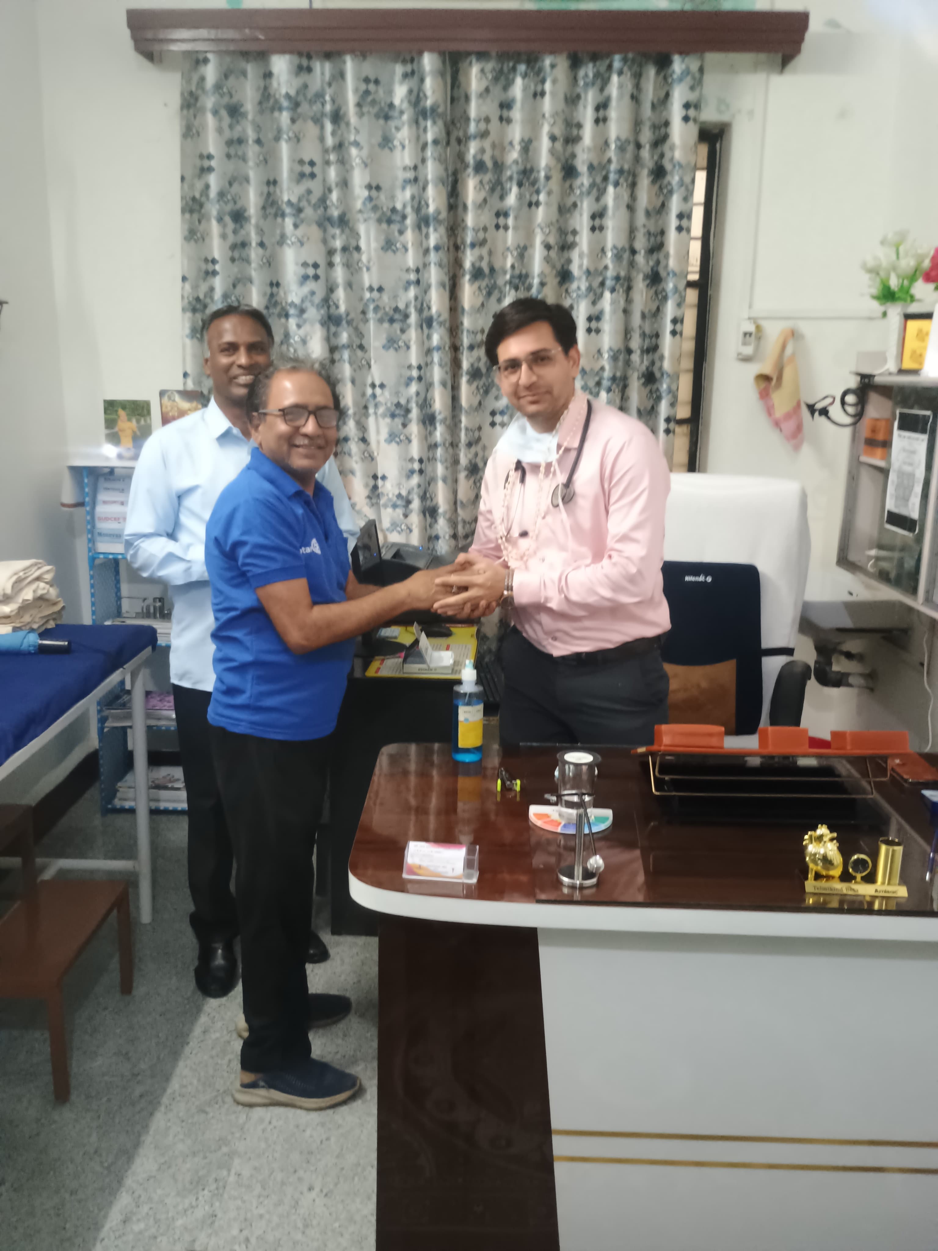 Rotary Club Apna honoured doctors on Doctors Day