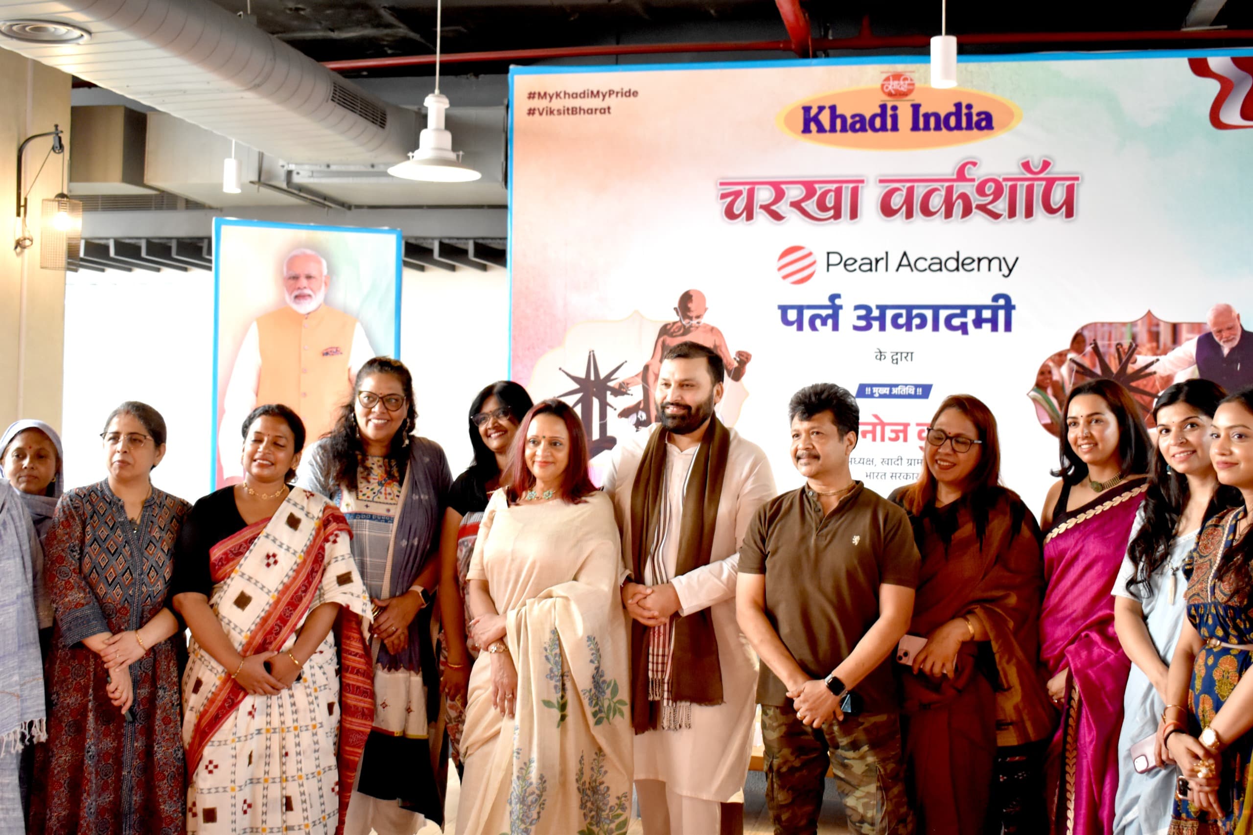Confluence of Khadi and Fashion on 'National Handloom Day' in Delhi. - photo 1