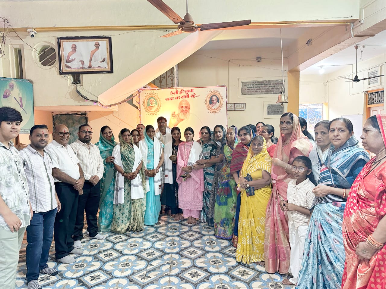 Reached Tanda, Kukshi, Mohankheda and took the benefit of Darshan - photo 1