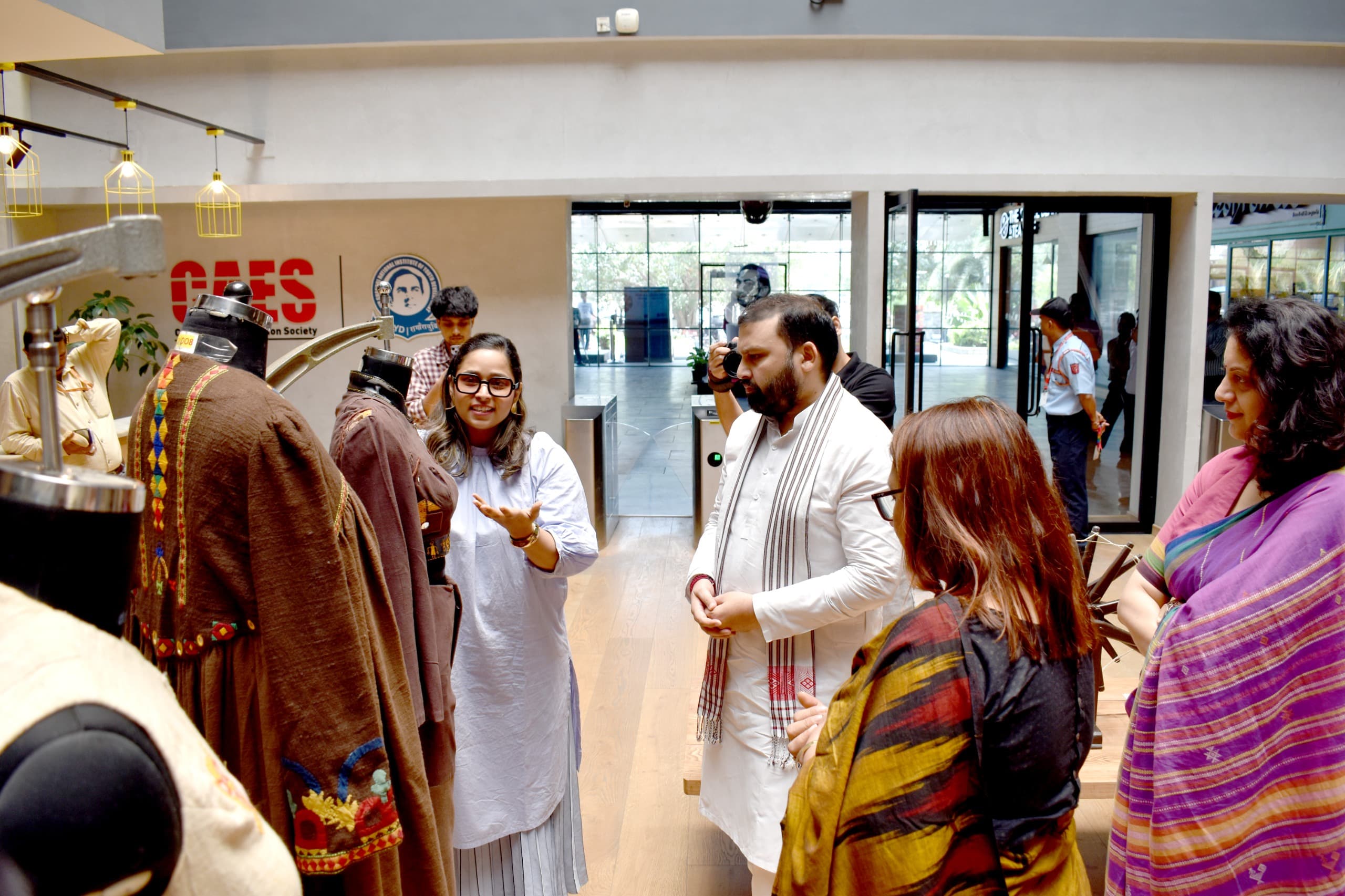 Confluence of Khadi and Fashion on 'National Handloom Day' in Delhi. - photo 7