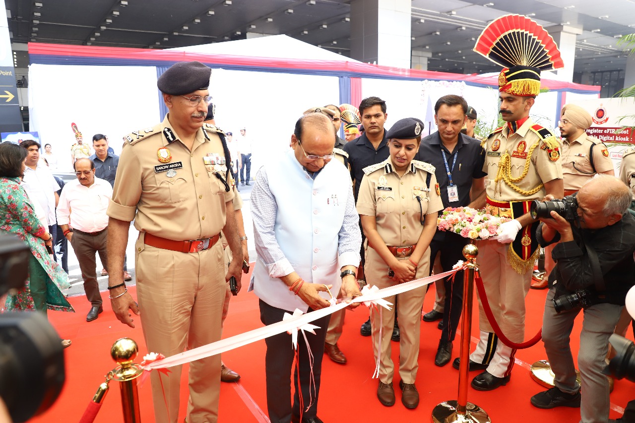 HON’BLE LG DELHI SHRI VINAI KUMAR SAXENA INAUGURATES SMART POLICE BOOTH AT IGI AIRPORT. - photo 6