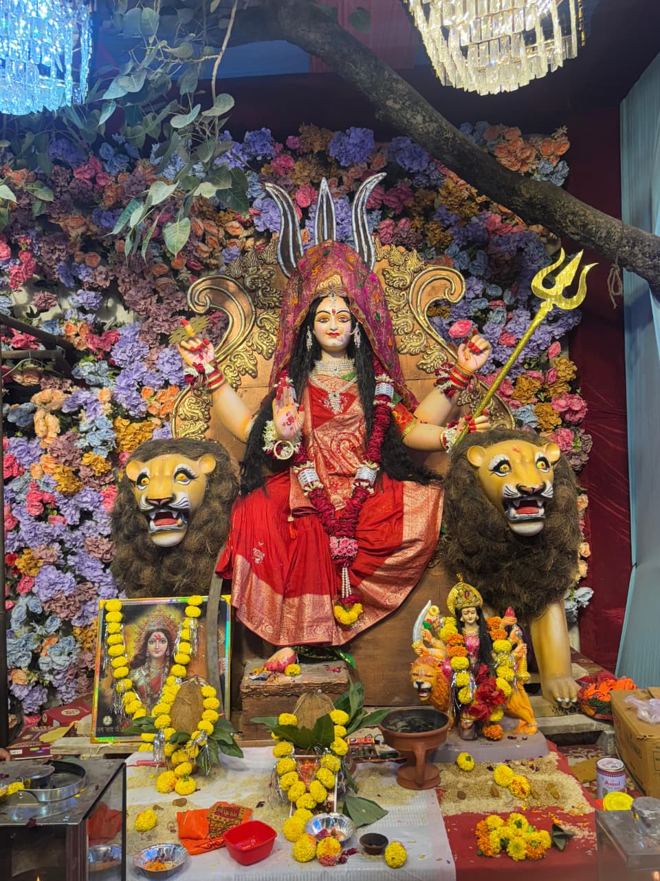A large crowd gathered to worship Goddess Jagadamba at the Dussehra Ground organized by the Vande Mataram Group. - photo 4