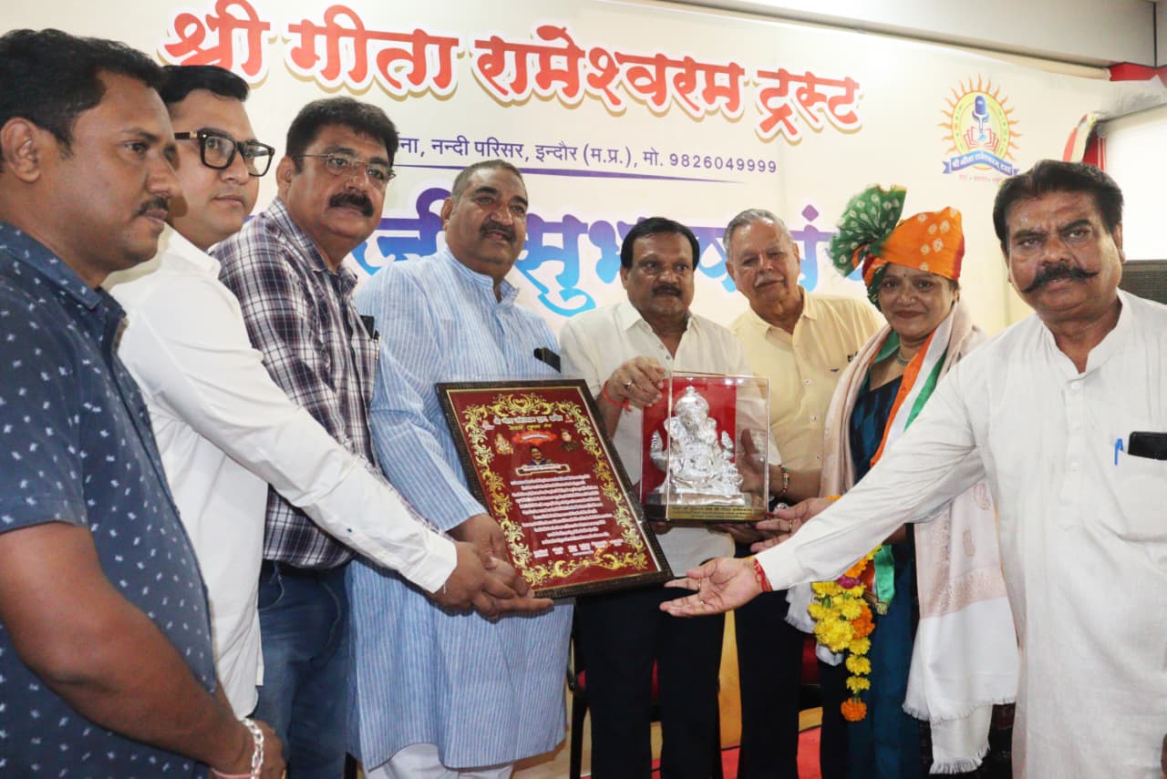 Tableau artists who have kept the tradition of tableaus alive for 101 years were honoured - photo 1