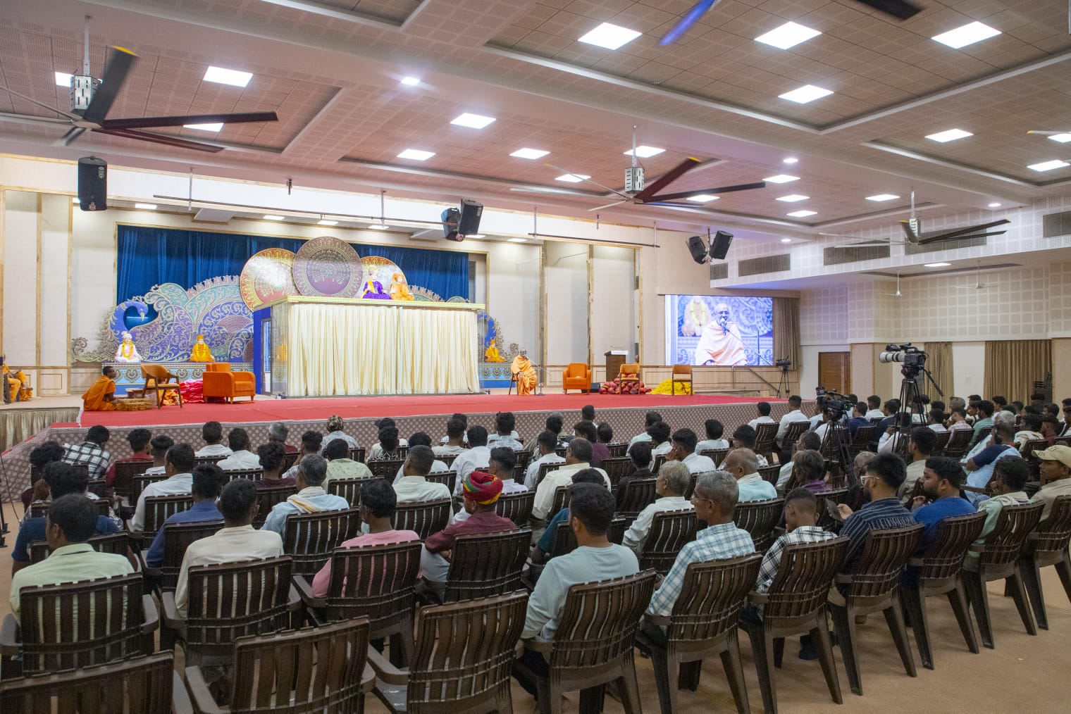 Worship and Honoring All the Artisans Who Contributed to the Construction of Jodhpur's Swaminarayan Temple - photo 6
