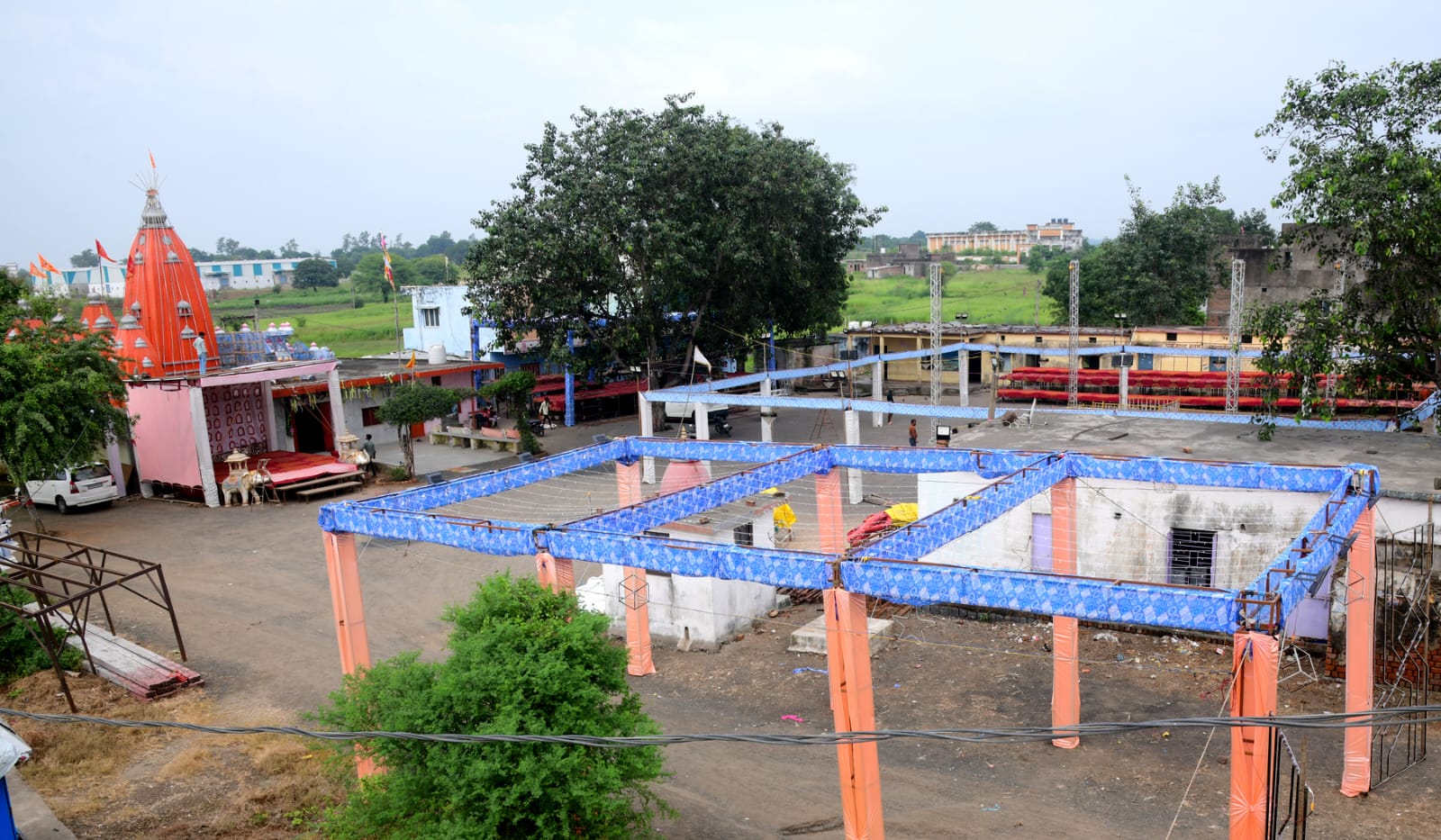 Preparations for Sharadiya Navratri are in full swing at the Shri Vaneshwar Maruti Nandan Kutir Hanuman Temple in Foot Talab. - photo 2