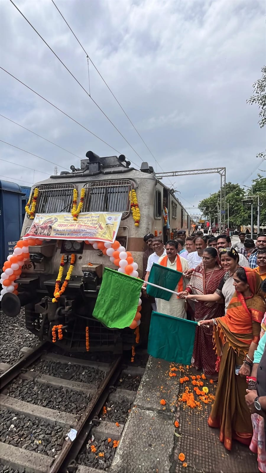A group of 400 pilgrims left for Tirupati Balaji from Meghnagar Railway Station - photo 1