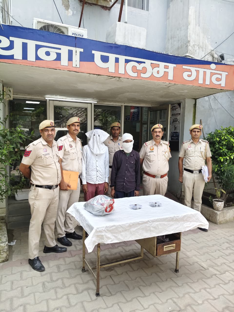 THREE NOTORIOUS THIEVES INVOLVED IN THEFT OF ATMs FROM A SENIOR CITIZEN ARRESTED BY THE TEAM OF PS PALAM VILLAGE/SWD.