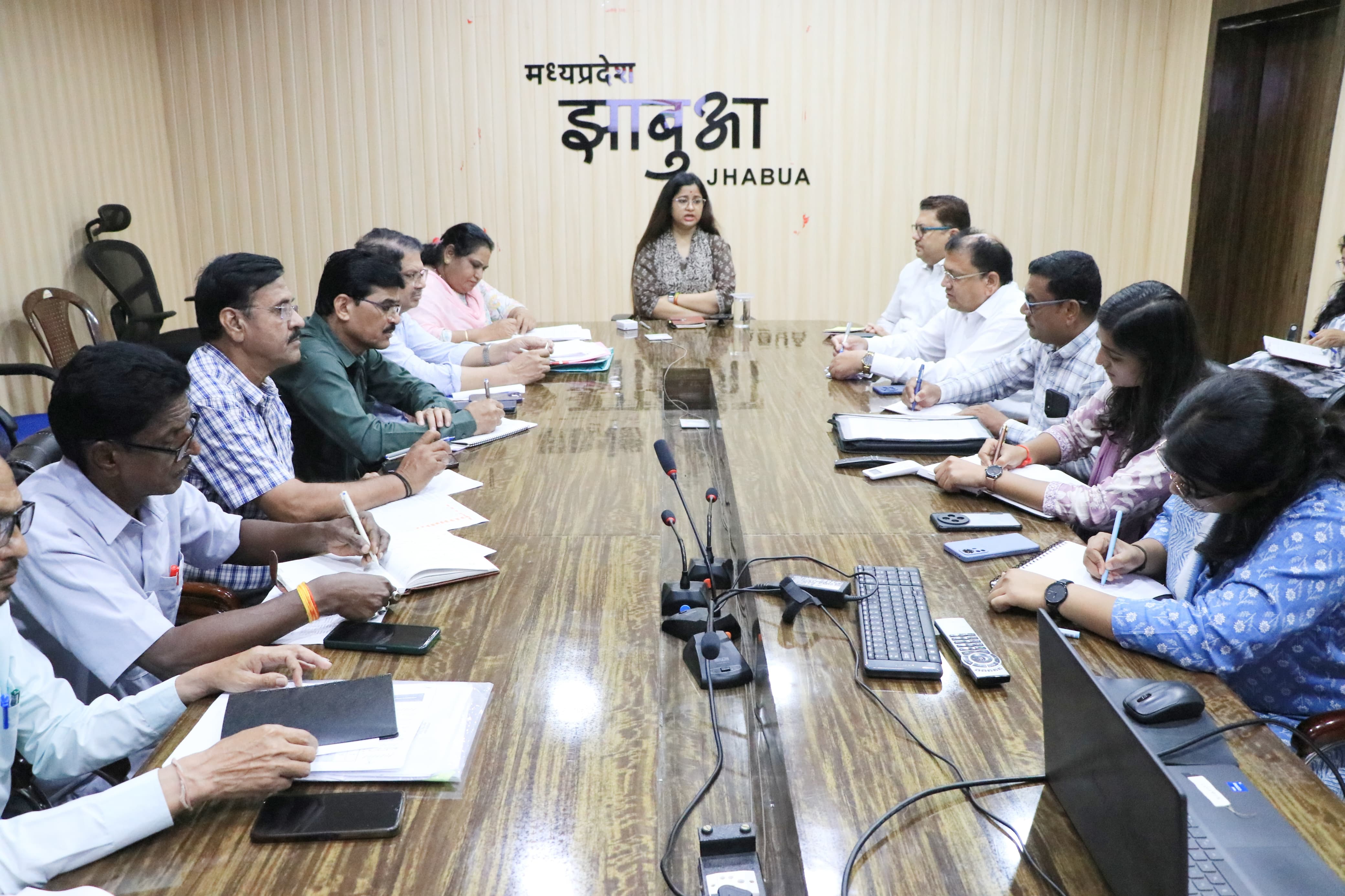 Collector held a meeting regarding Sampoornata Abhiyan Samman Samaroh and Aakanksha Haat. Aakanksha Haat will be organized in Ajeevika Bhawan from 28 July to 2 August.