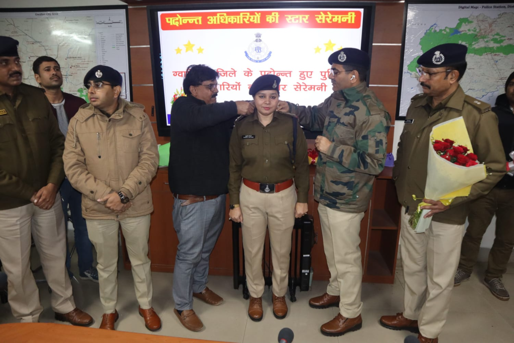image-4-1024x683 A star ceremony was organized in the police control room in Gwalior for promoted subedars and sub-inspectors of Gwalior district