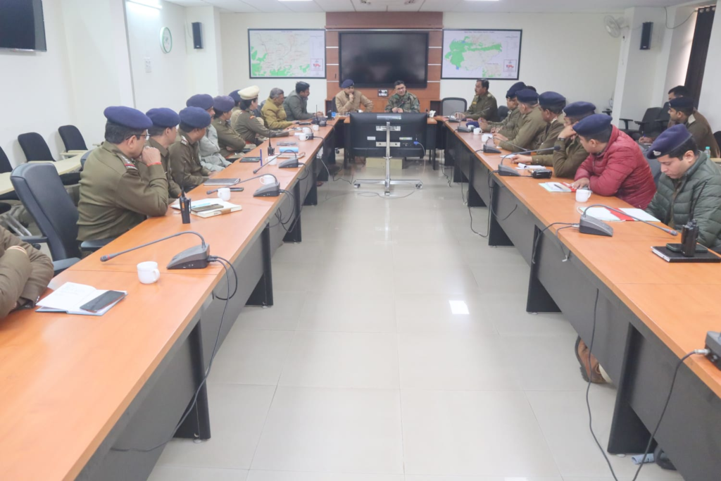 image-50-1024x683 SP Gwalior Leads Strategic Meeting to Enhance Traffic Management Issuing Crucial Guidelines for Smooth and Orderly Flow