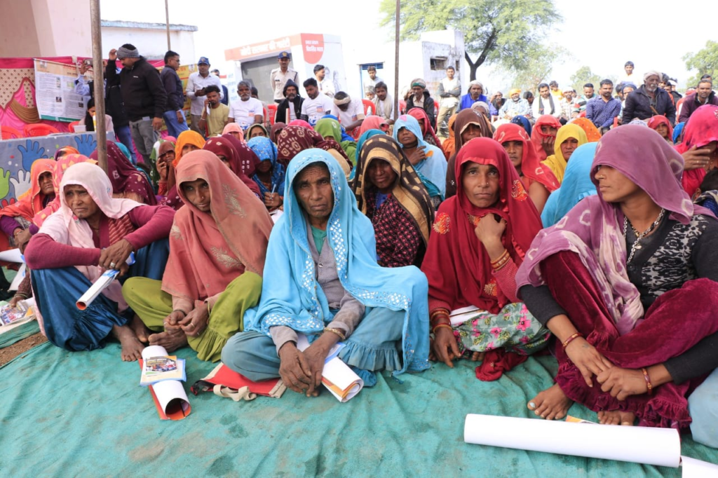 image-62-1024x682 Bharat Sankalp Yatra Empowers Tikdi Bodiya Collector Urges Villagers to Harness Government Schemes